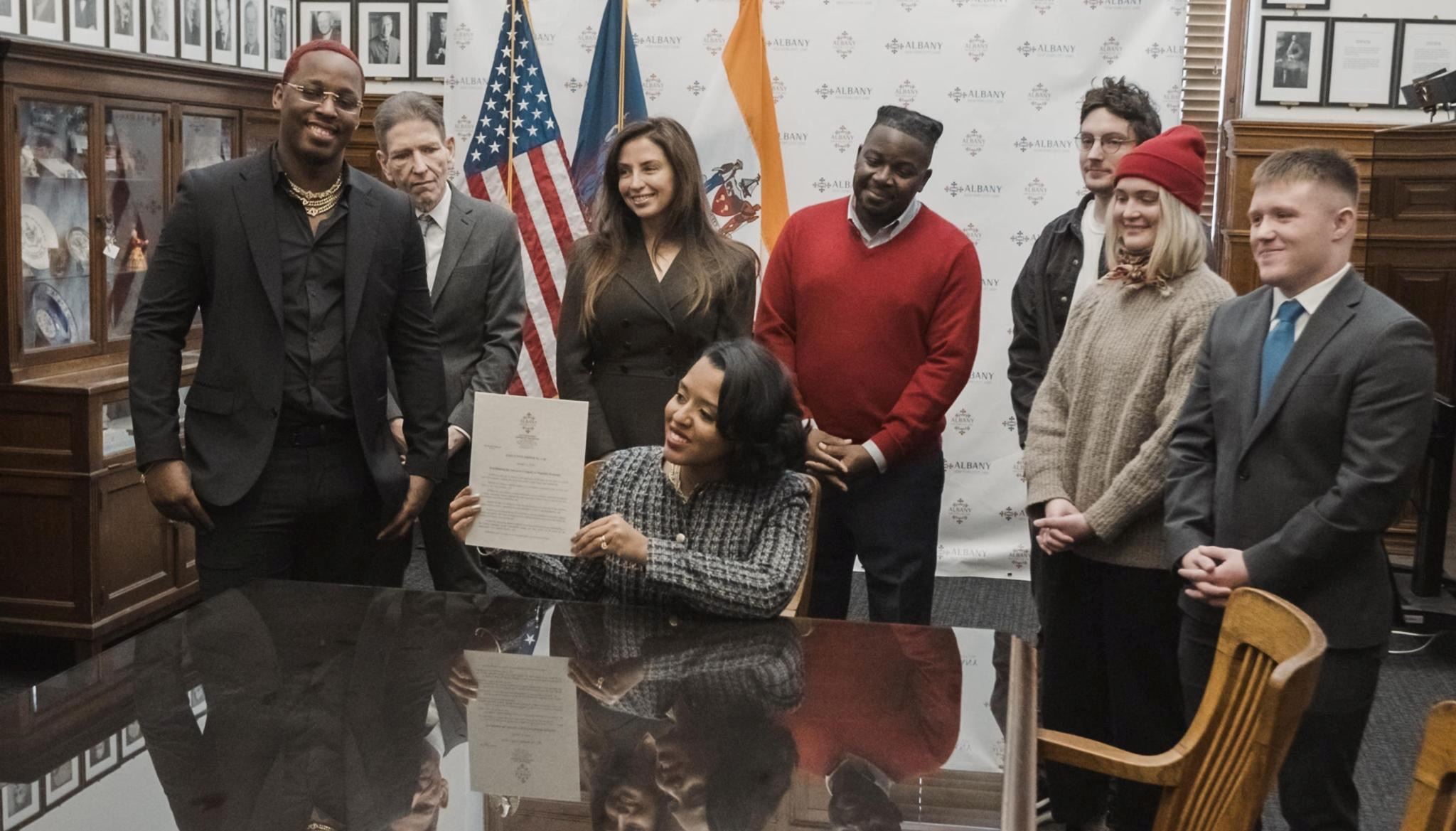 01022026 Mayor Signs EO on Nighlife